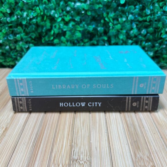 Bundle Miss Peregrine's Peculiar Children Books Hollow City Summer Reading - Picture 9 of 10